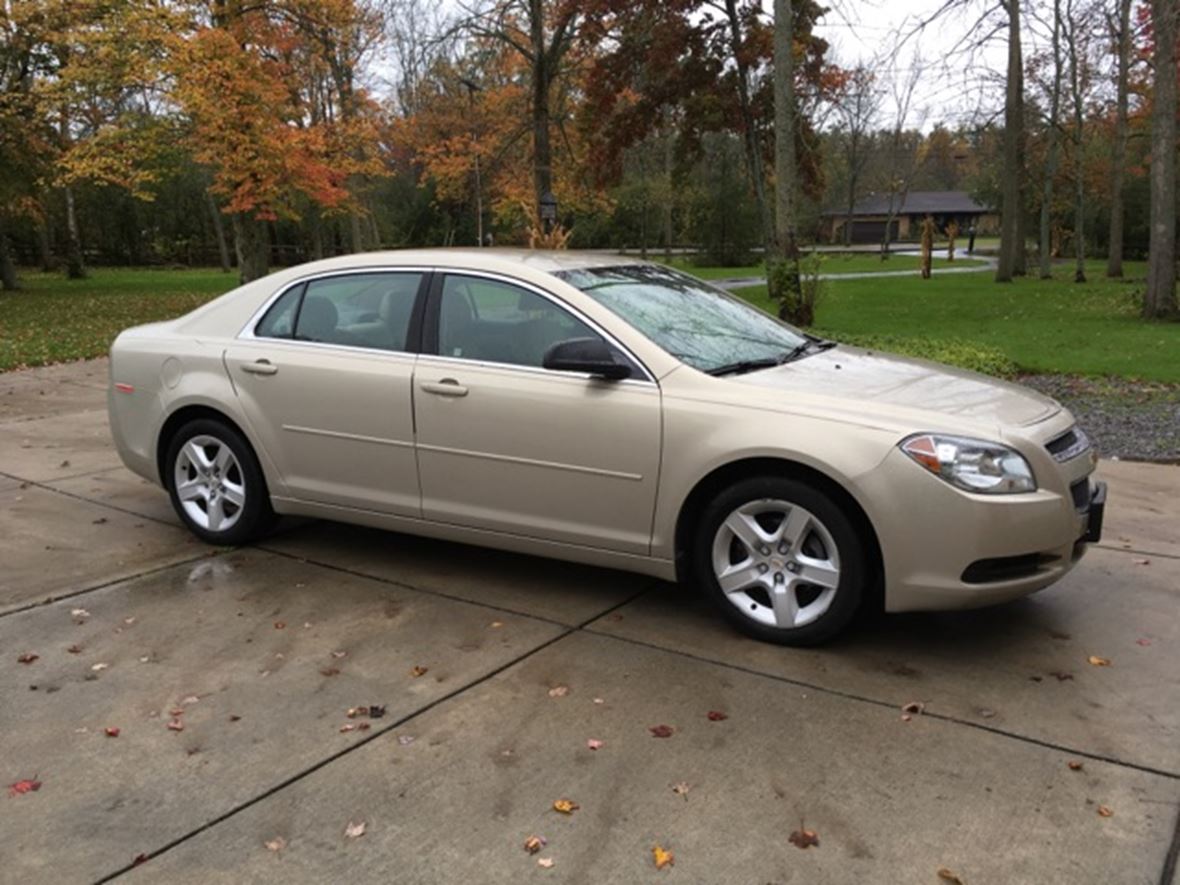 2011 Chevrolet Malibu for sale by owner in Buffalo