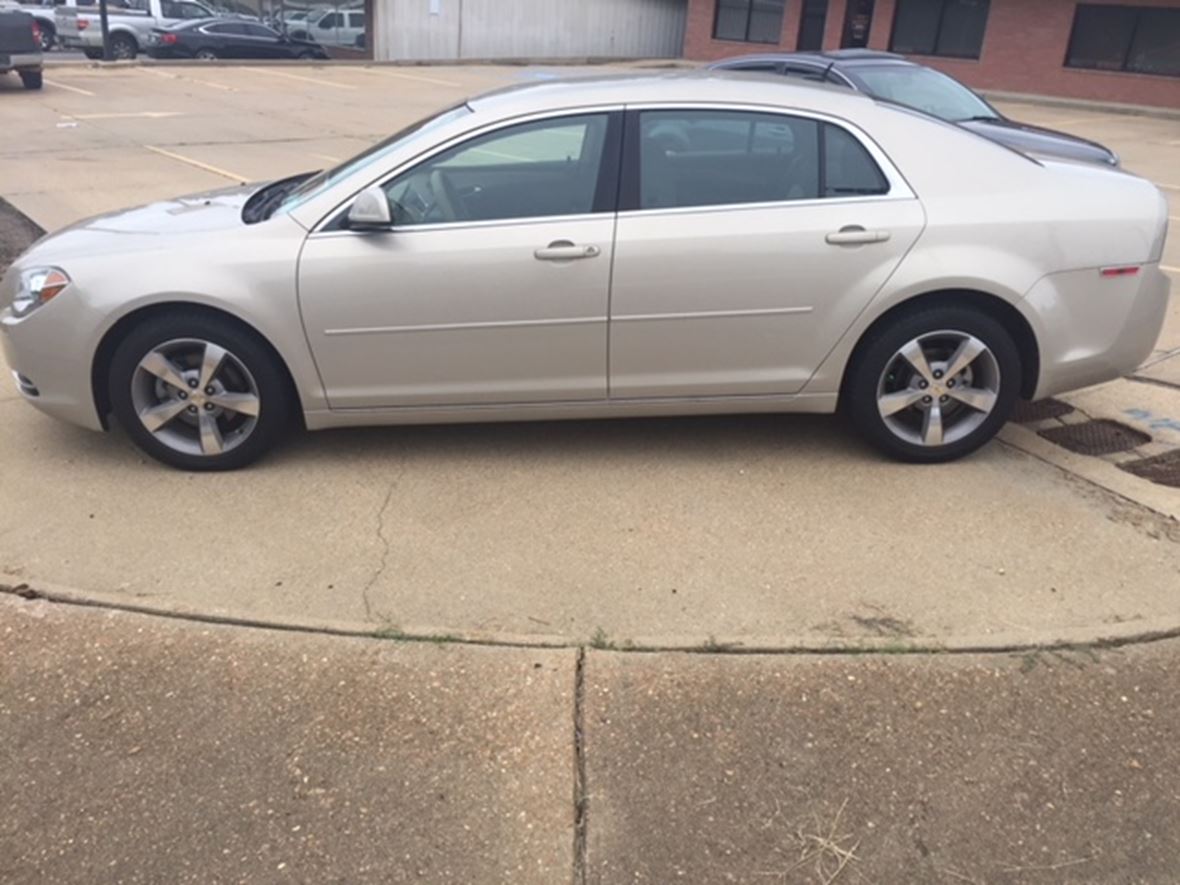 2011 Chevrolet Malibu for sale by owner in Batesville