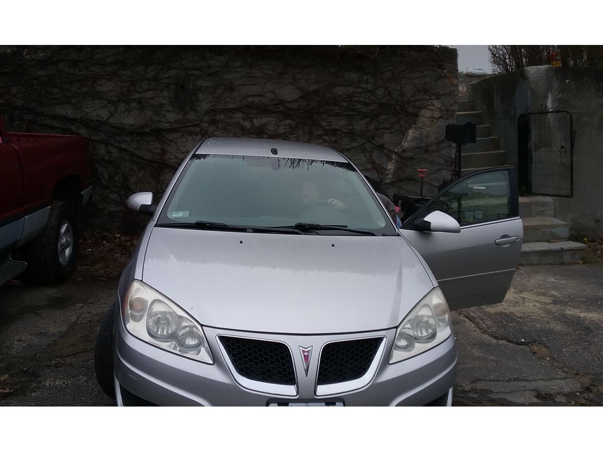 2009 Chevrolet Pontiac G6 for sale by owner in Fitchburg