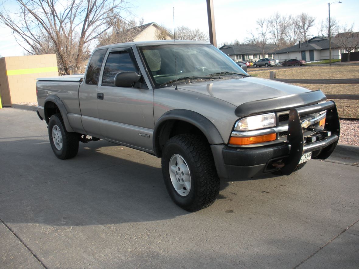 2000 Chevrolet S-10--LS for sale by owner in Commerce City