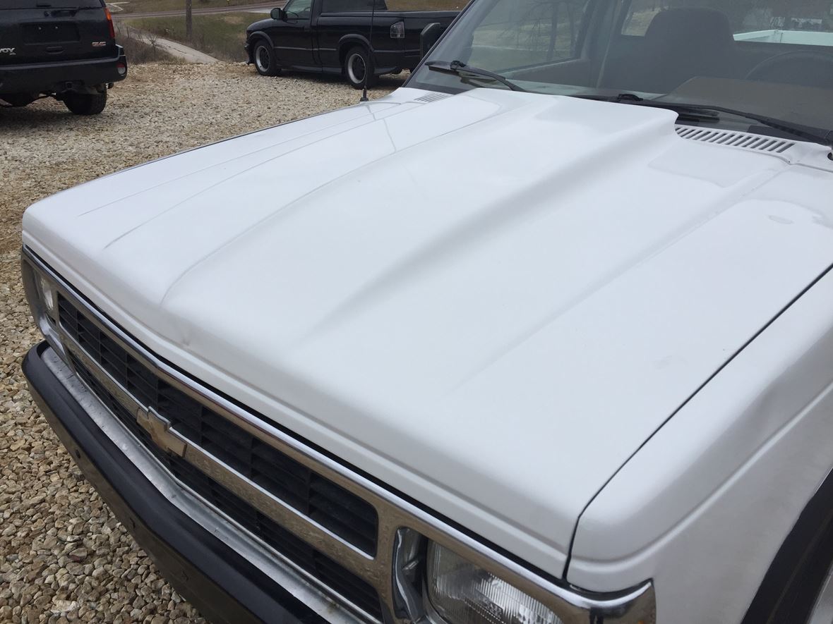 1989 Chevrolet S-10 for sale by owner in Jefferson City