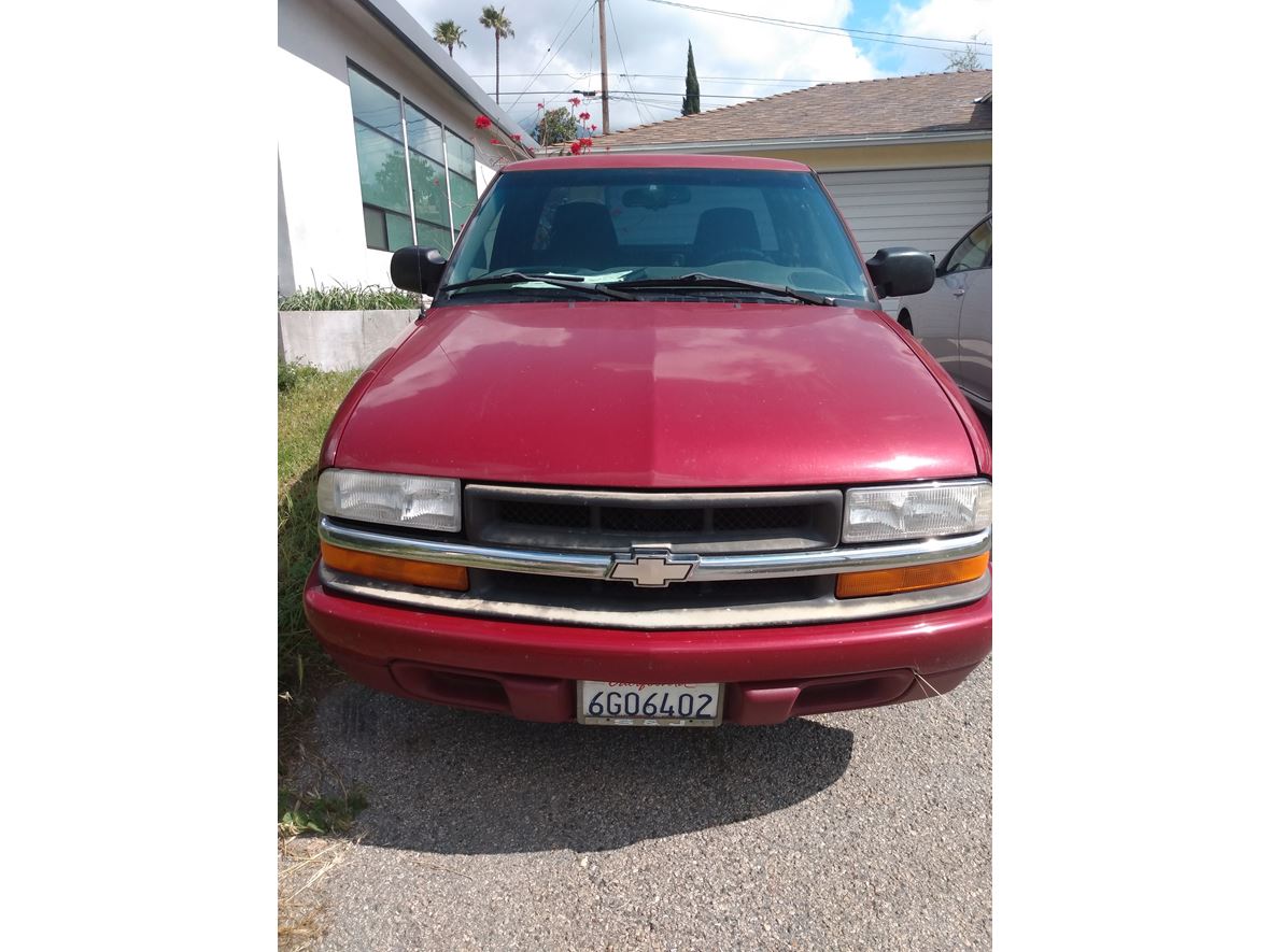 2001 Chevrolet S10 for Sale by Owner in La Crescenta, CA 91214