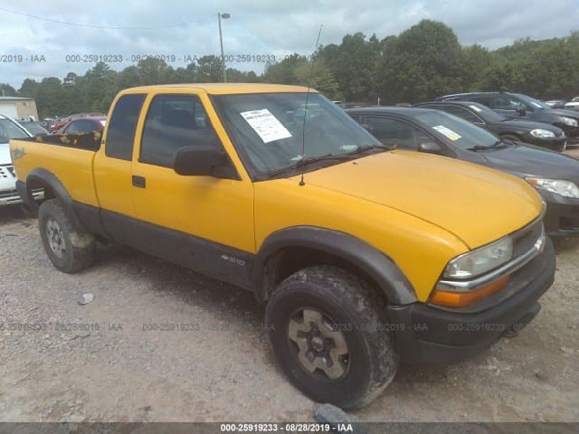 2002 Chevrolet S-10 for sale by owner in Charlotte