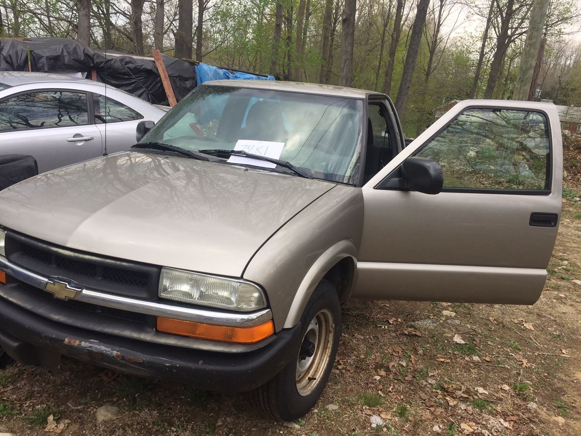 2003 Chevrolet S10 for Sale by Owner in Bethel, CT 06801