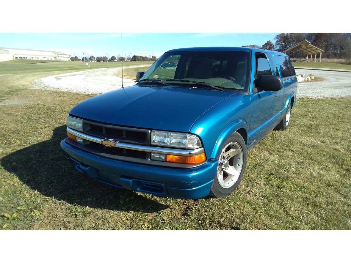 2002 Chevrolet S-10 EXTREME QZ8 for sale by owner in Apple Creek