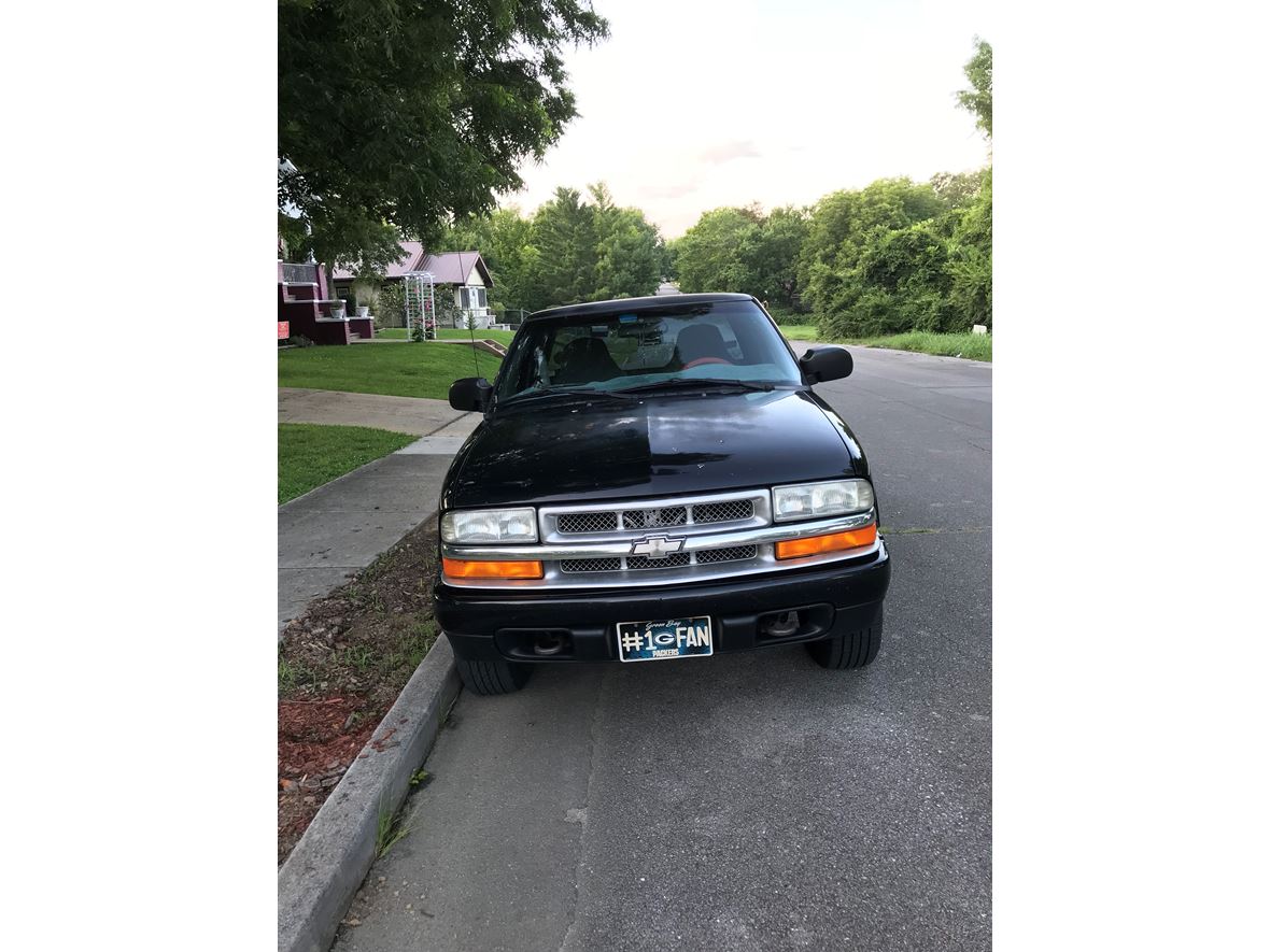 2001 Chevrolet S10 for sale by owner in Etowah