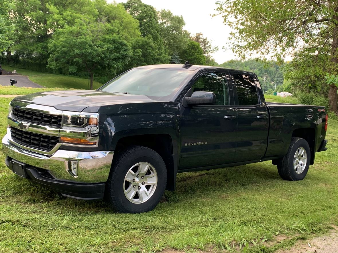 2017 Chevrolet Silverado 1500 for sale by owner in Fairport