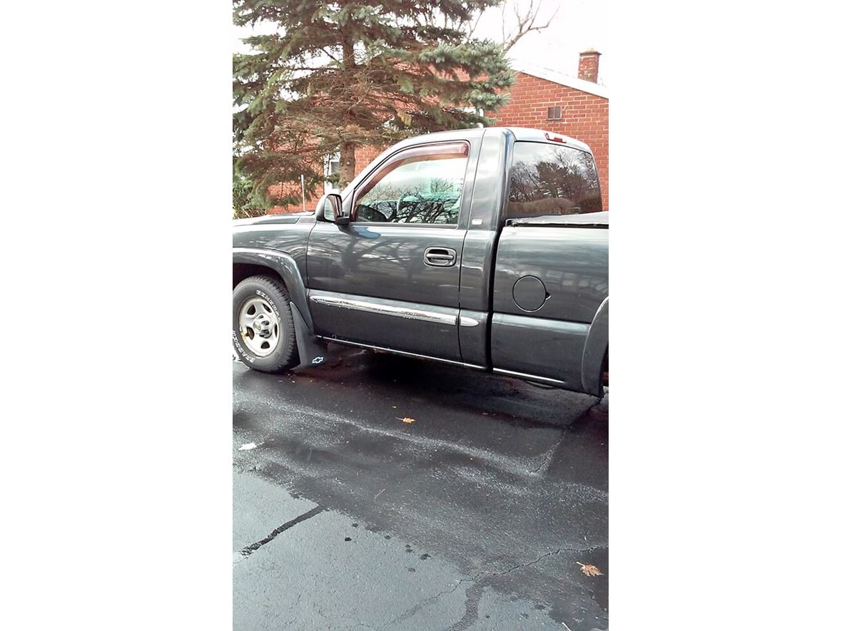 2004 Chevrolet Silverado 1500 Classic for sale by owner in Buffalo
