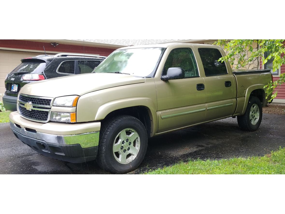 2006 Chevrolet Silverado 1500 Crew Cab for sale by owner in Fairland