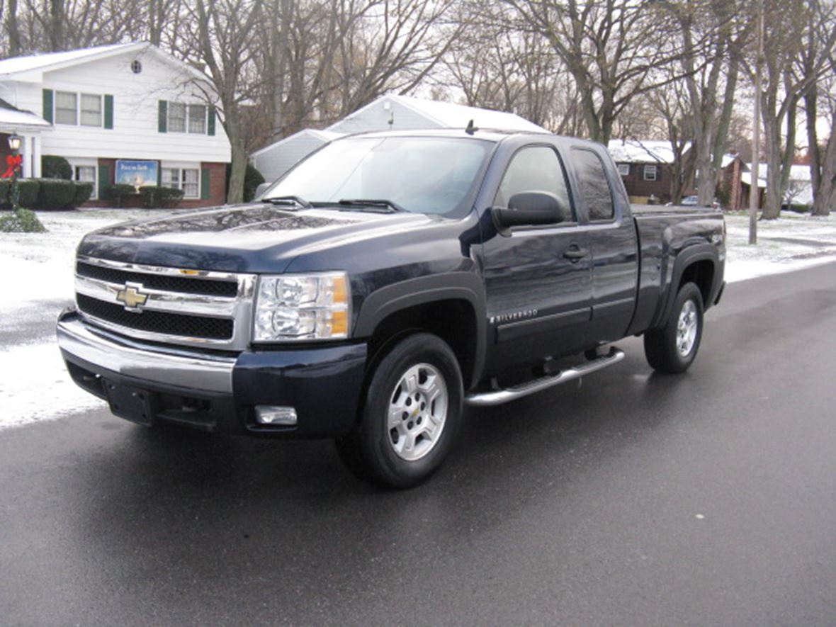 2008 Chevrolet Silverado 1500 Crew Cab for sale by owner in Rochester