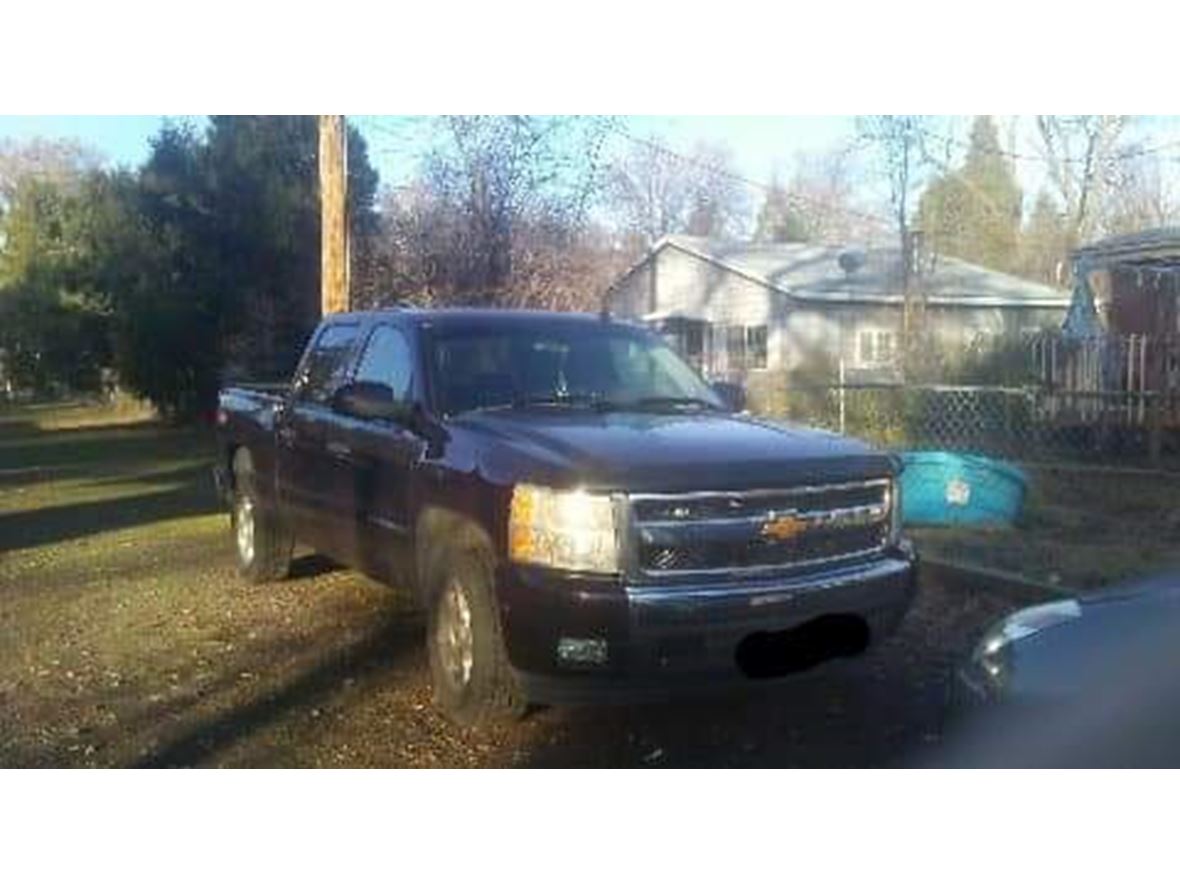 2008 Chevrolet Silverado 1500 Crew Cab for sale by owner in Paynes Creek