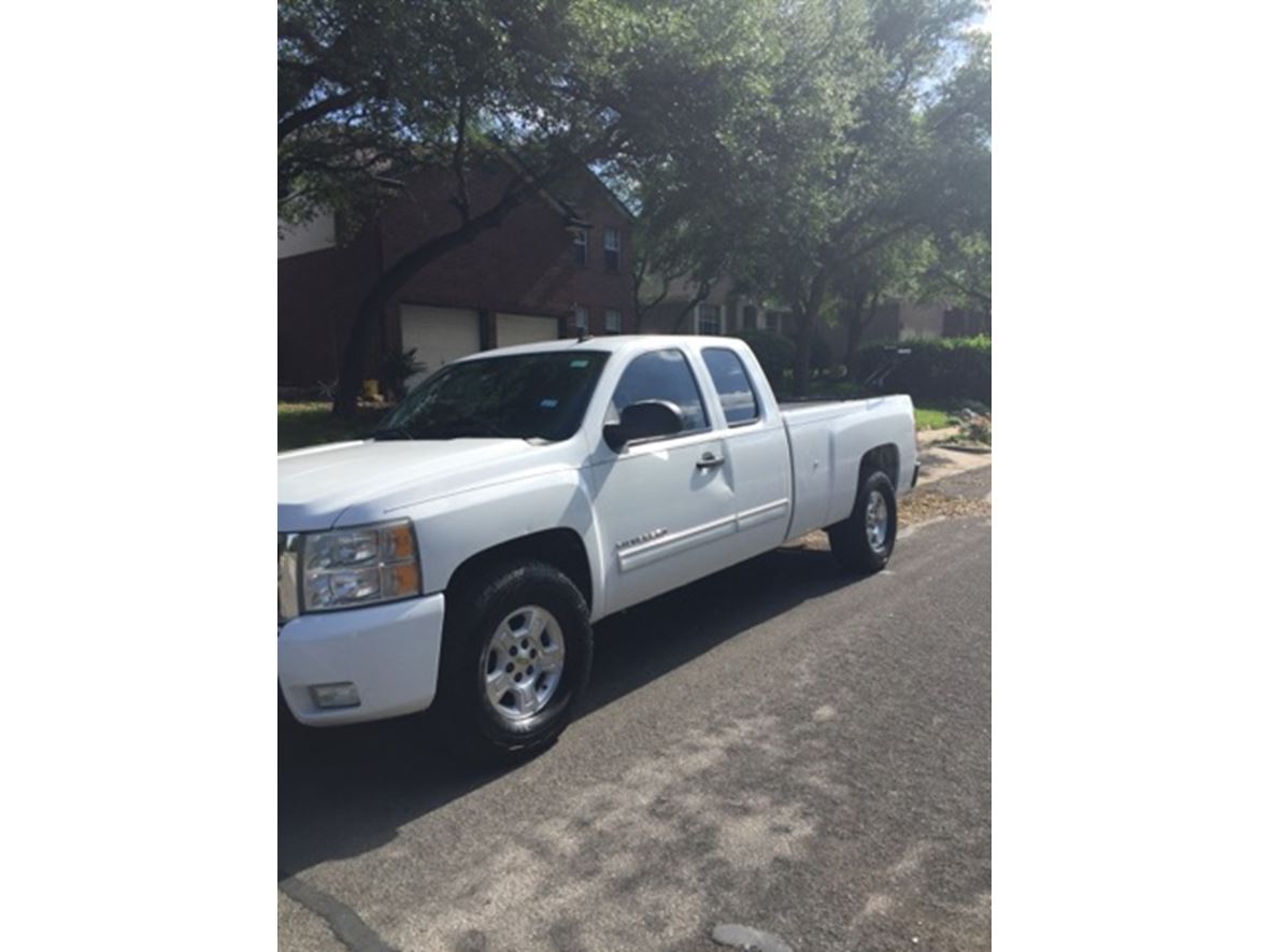 2009 Chevrolet Silverado 1500 Crew Cab for sale by owner in AUSTIN