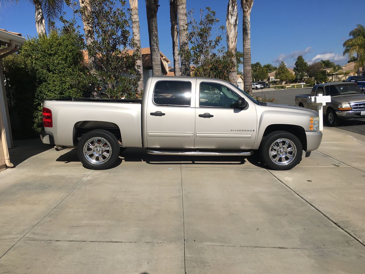 2009 Chevrolet Silverado 1500 Crew Cab for sale by owner in Temecula