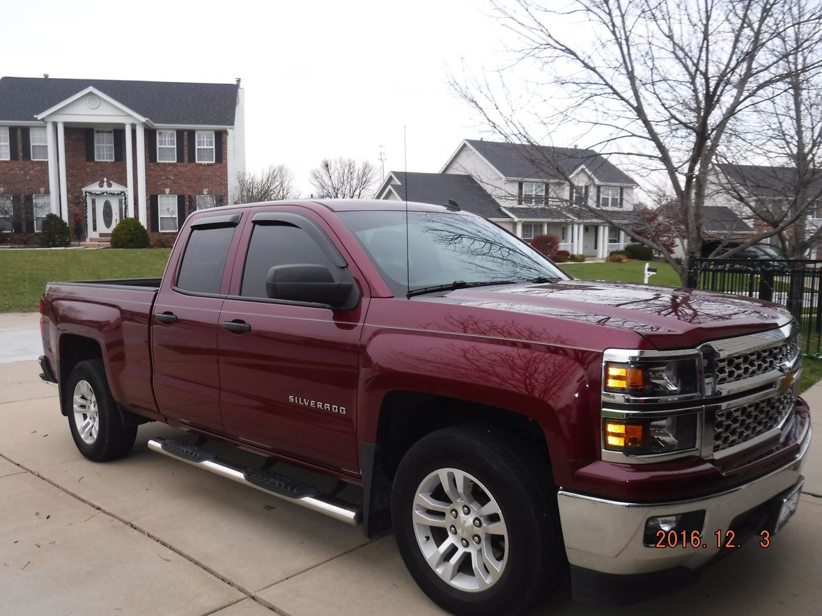 2014 Chevrolet Silverado 1500 Crew Cab for sale by owner in Saint Peters