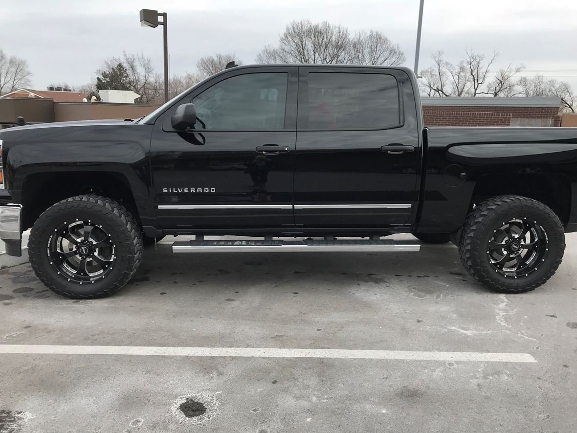 2014 Chevrolet Silverado 1500 Crew Cab by Owner Kansas City, MO 64156