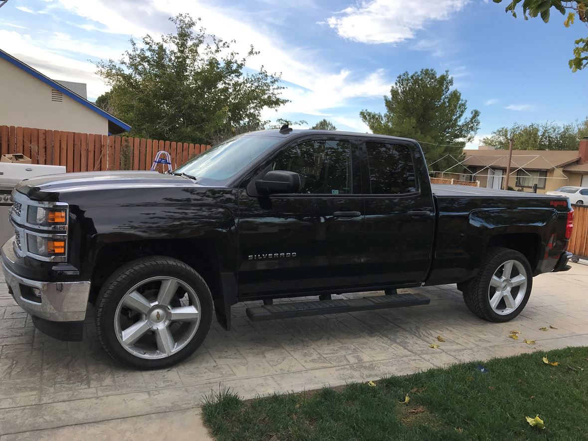 2014 Chevrolet Silverado 1500 Crew Cab for sale by owner in Lancaster