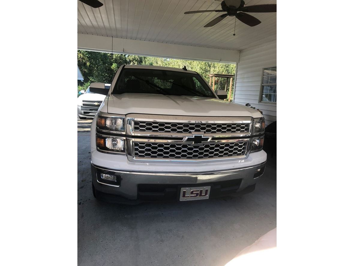 2015 Chevrolet Silverado 1500 Crew Cab for sale by owner in Gonzales