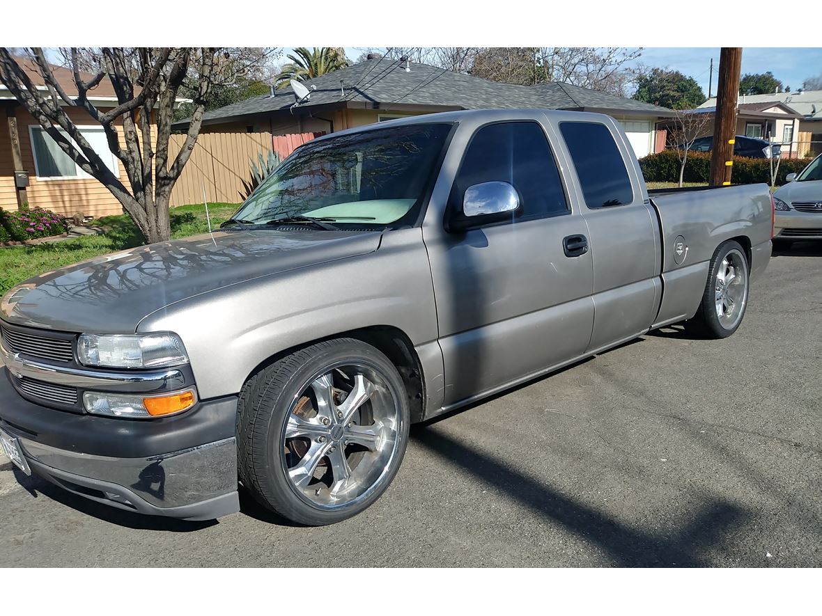 2001 Chevrolet Silverado 1500HD for sale by owner in Sacramento