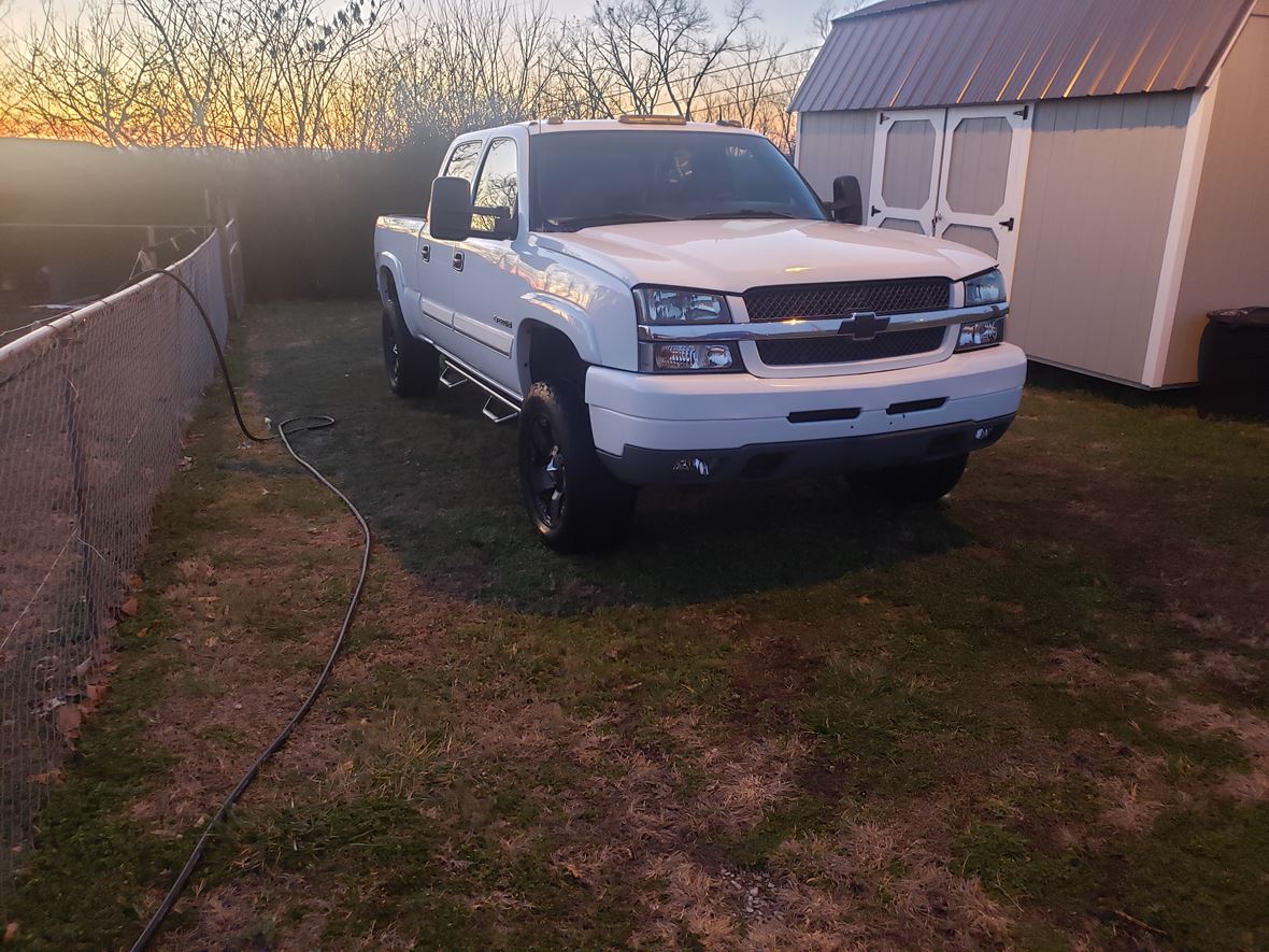 2003 Chevrolet Silverado 2500 Crew Cab for sale by owner in Loudon