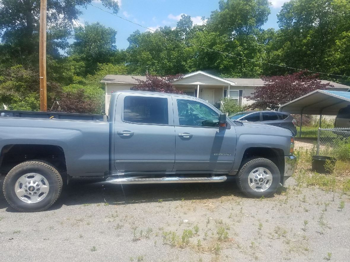 2015 Chevrolet Silverado 2500 Crew Cab for sale by owner in Sherwood