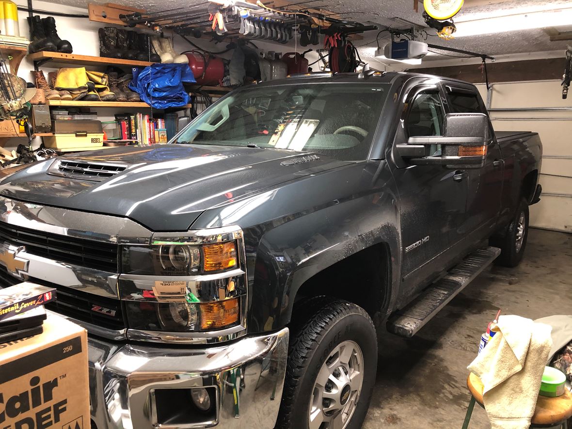 2017 Chevrolet Silverado 2500 Crew Cab for sale by owner in Lafayette