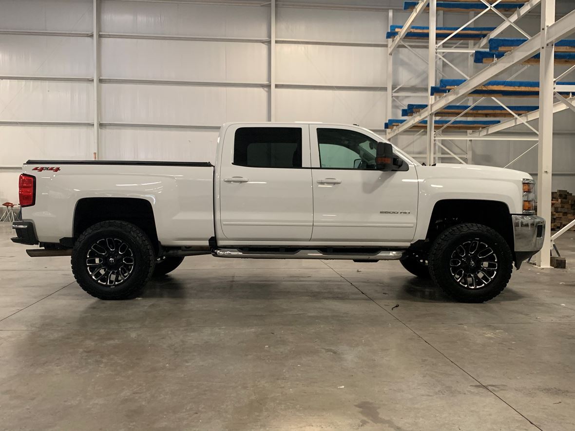 2018 Chevrolet Silverado 2500 Crew Cab by Owner Spring Lake, MI 49456