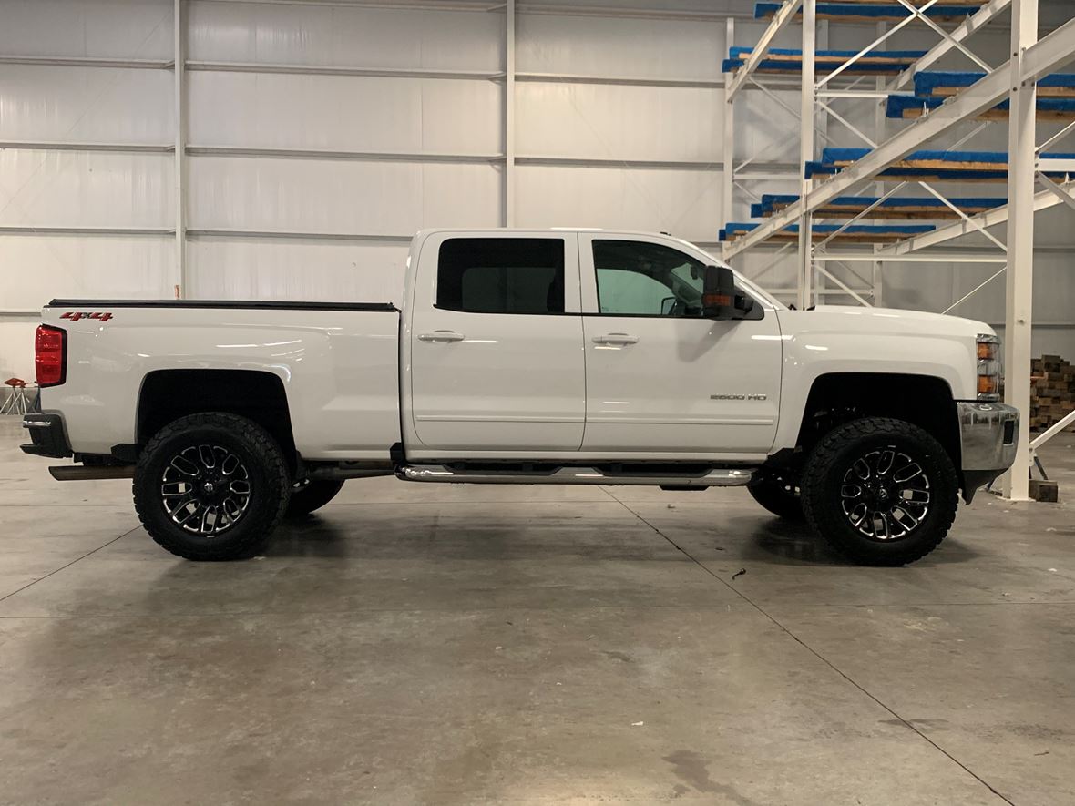 2018 Chevrolet Silverado 2500 Crew Cab for sale by owner in Spring Lake