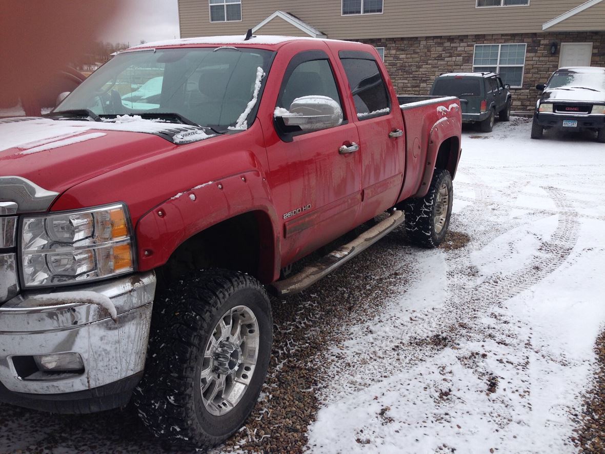 2012 Chevrolet Silverado 2500 Crew Cab Z72 6 inch lift for sale by owner in Sikeston
