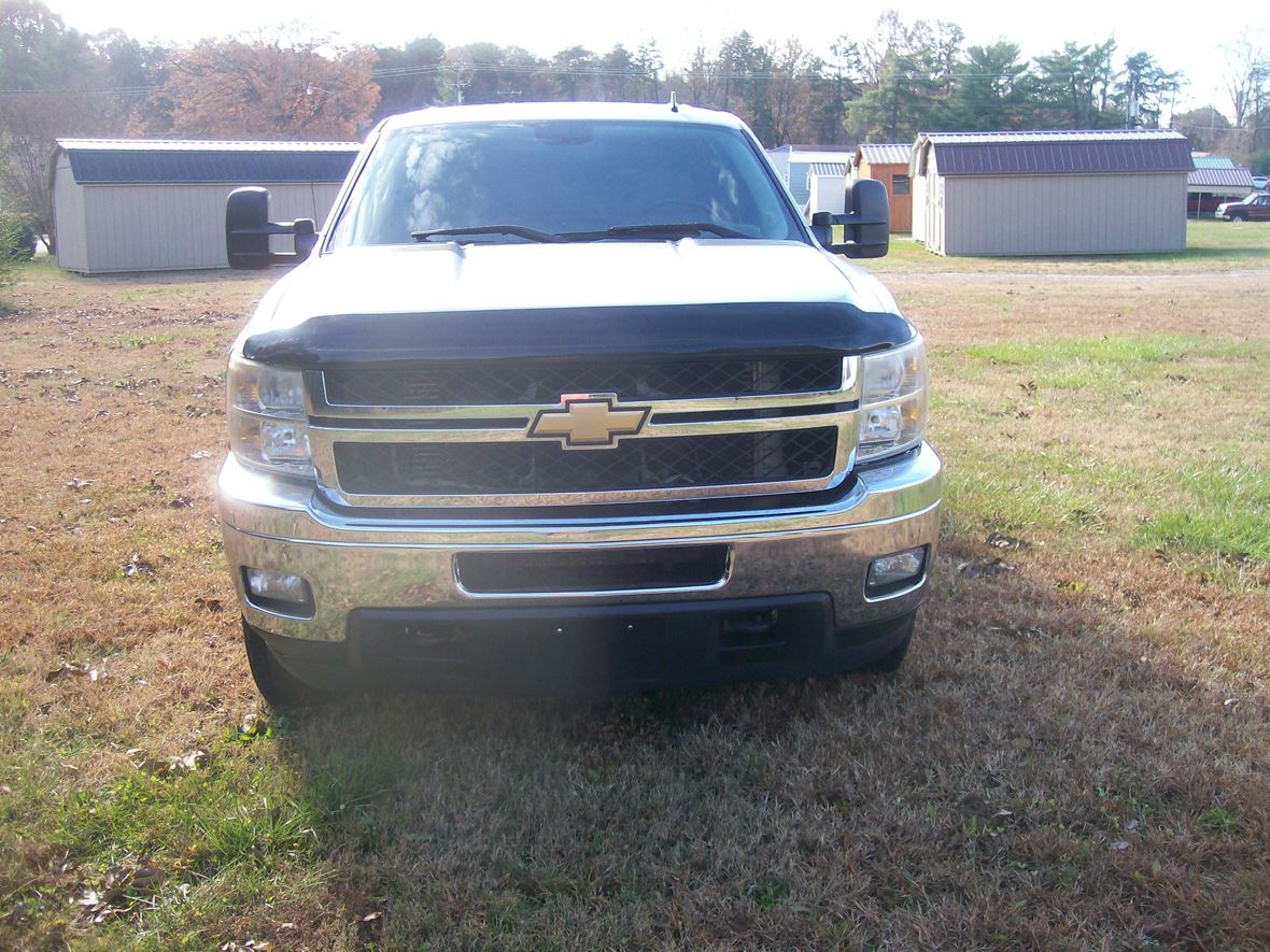 2011 Chevrolet Silverado 2500HD by Owner in Kernersville, NC 27284