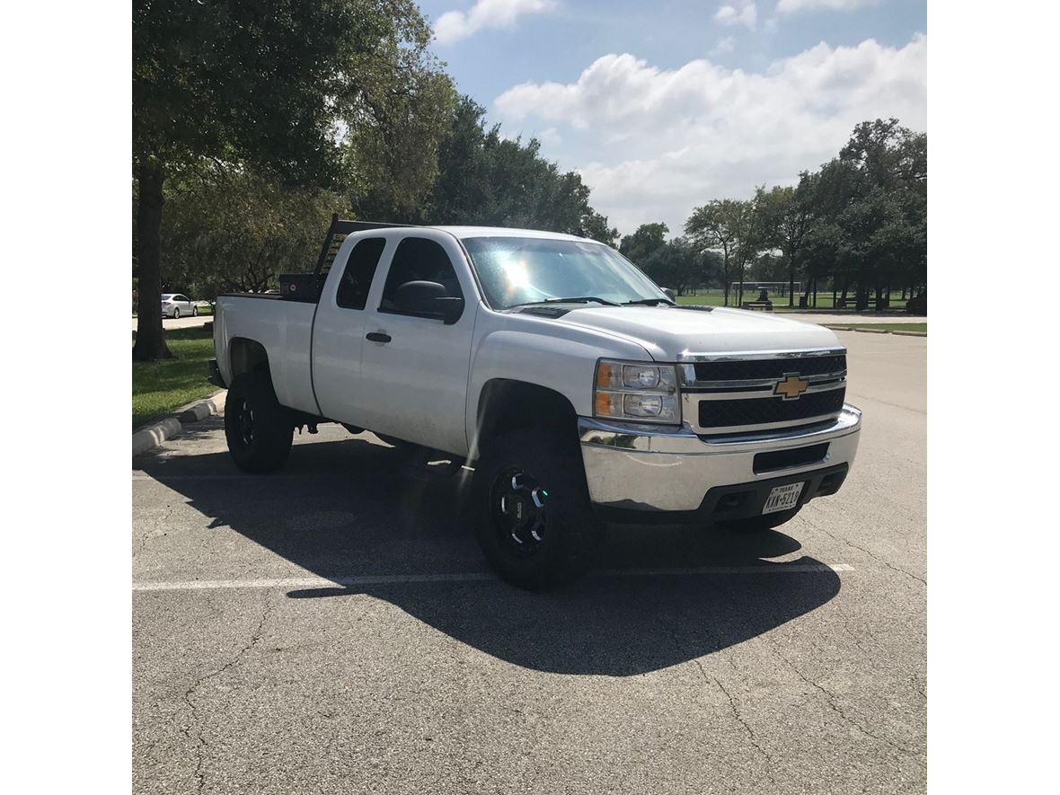 2013 Chevrolet Silverado 2500HD for sale by owner in Houston