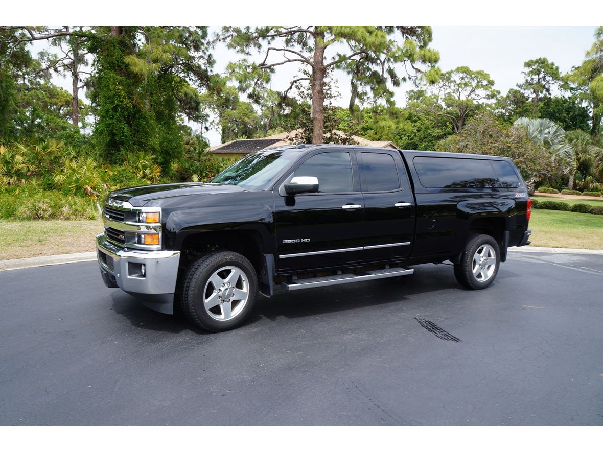 2015 Chevrolet Silverado 2500HD for sale by owner in Fresno