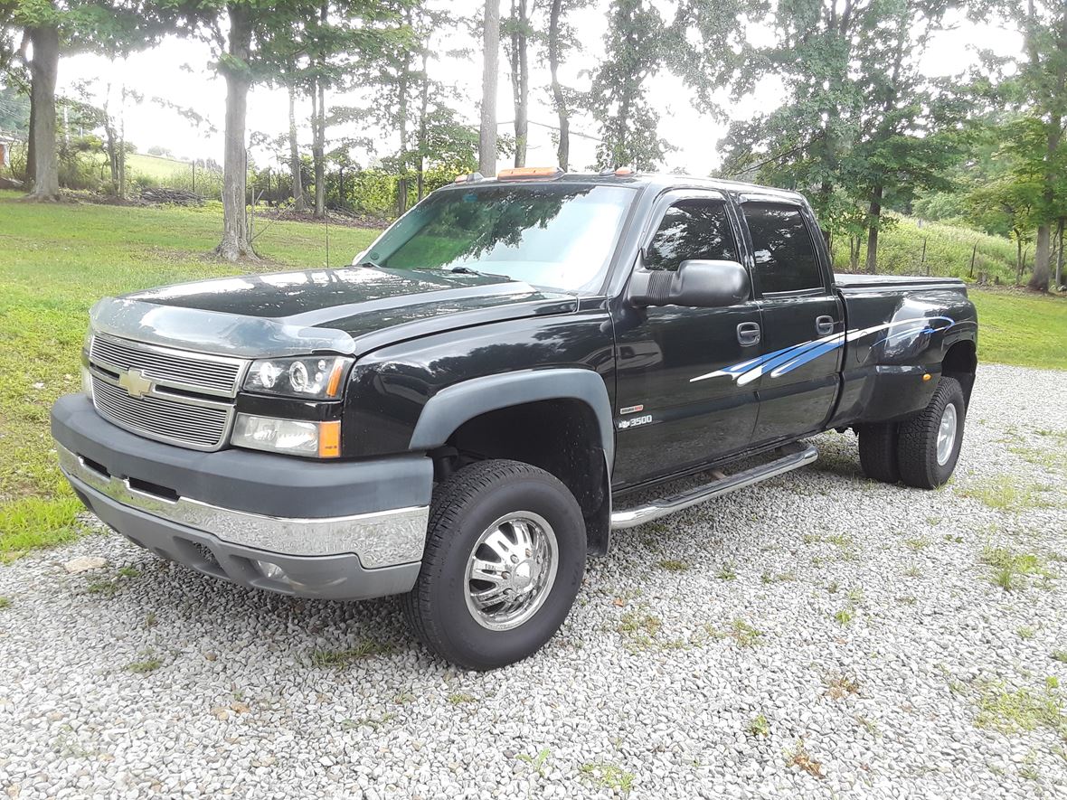 2005 Chevrolet Silverado 3500HD by Owner in Leechburg, PA 15656, image size:1180x885