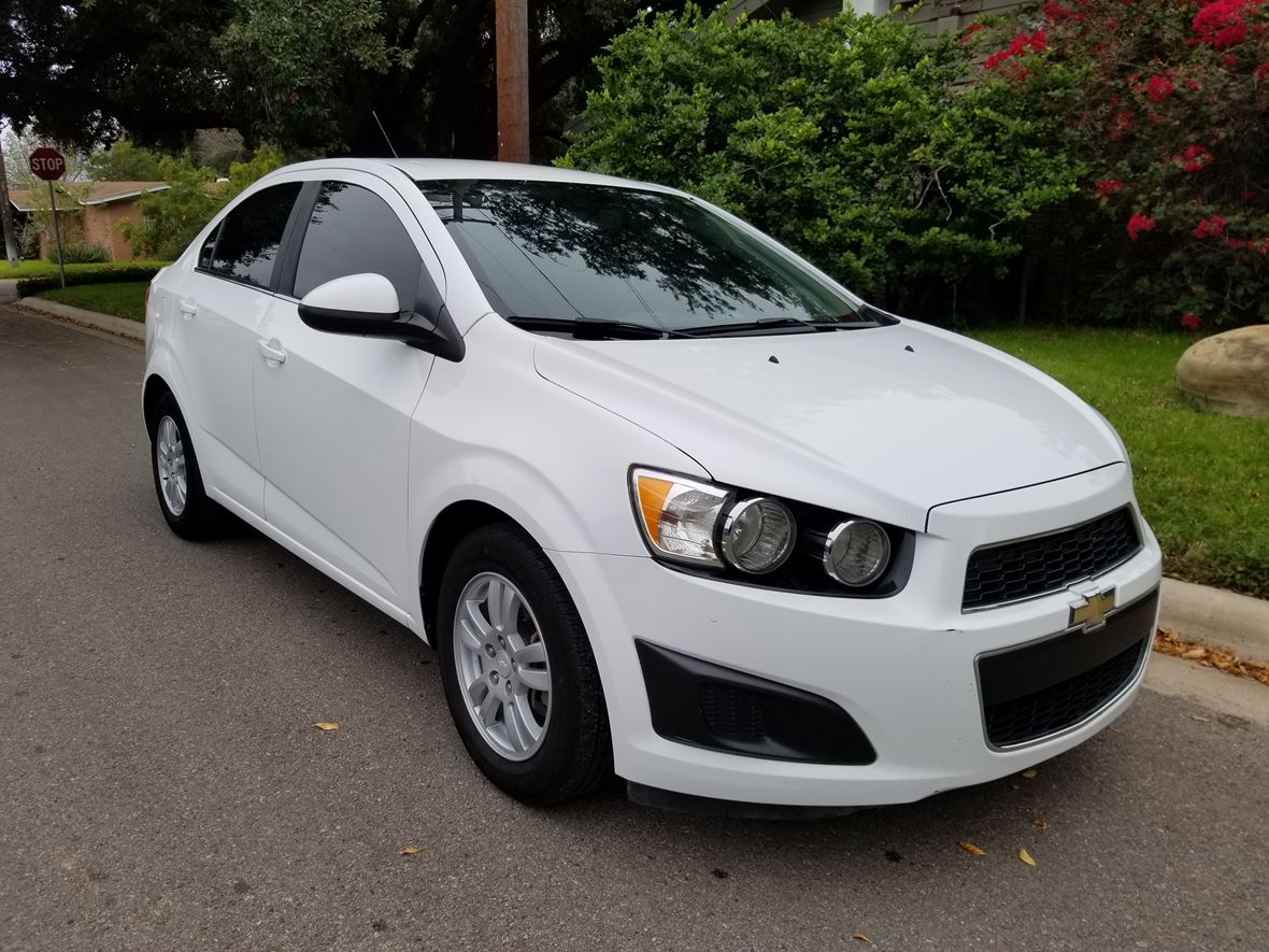 2015 Chevrolet Sonic for sale by owner in Laredo