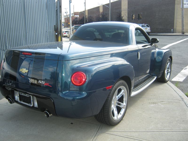 2004 Chevrolet SSR for sale by owner in Garden City