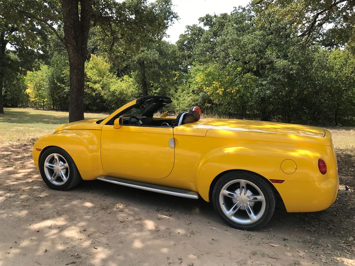 2004 Chevrolet SSR for sale by owner in Burleson