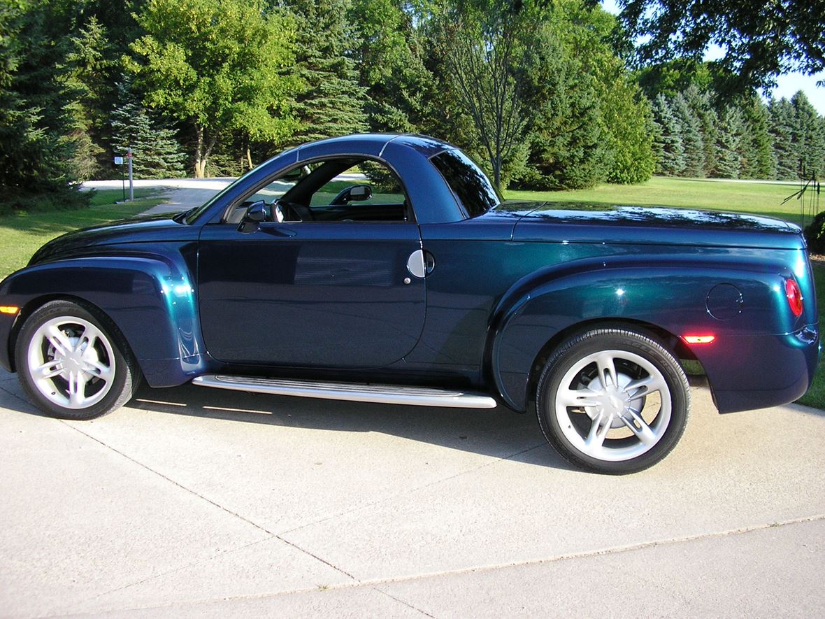 2005 Chevrolet SSR for sale by owner in Appleton