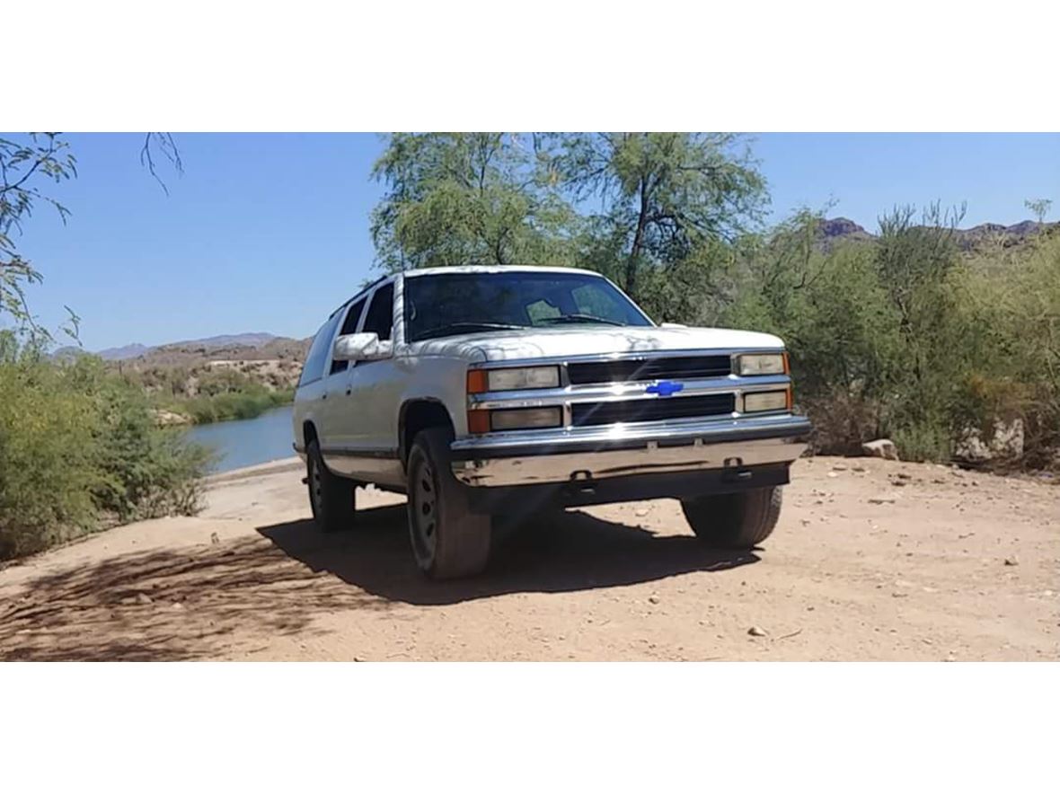 1995 Chevrolet Suburban for sale by owner in Mesa