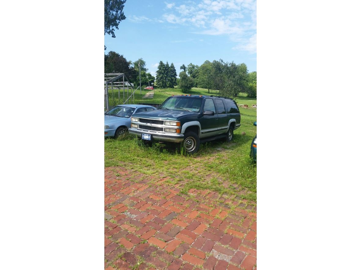 1997 Chevrolet Suburban for sale by owner in Homestead