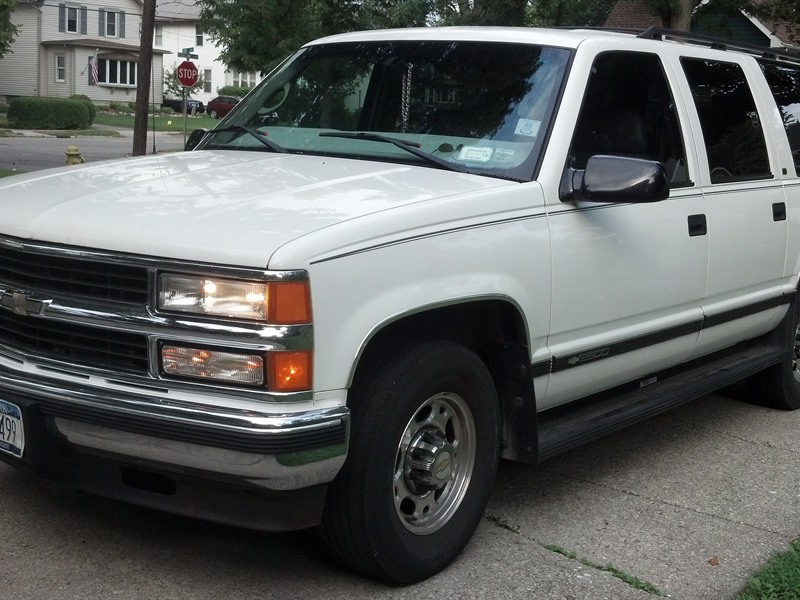 1998 Chevrolet suburban for sale by owner in LANCASTER