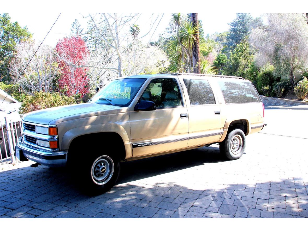 1999 Chevrolet Suburban for sale by owner in San Mateo