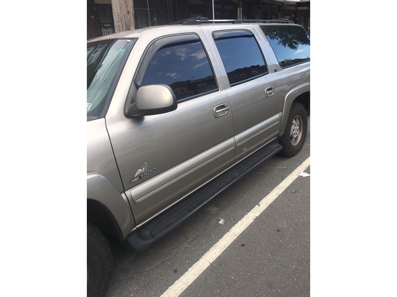 2000 Chevrolet Suburban for sale by owner in Philadelphia