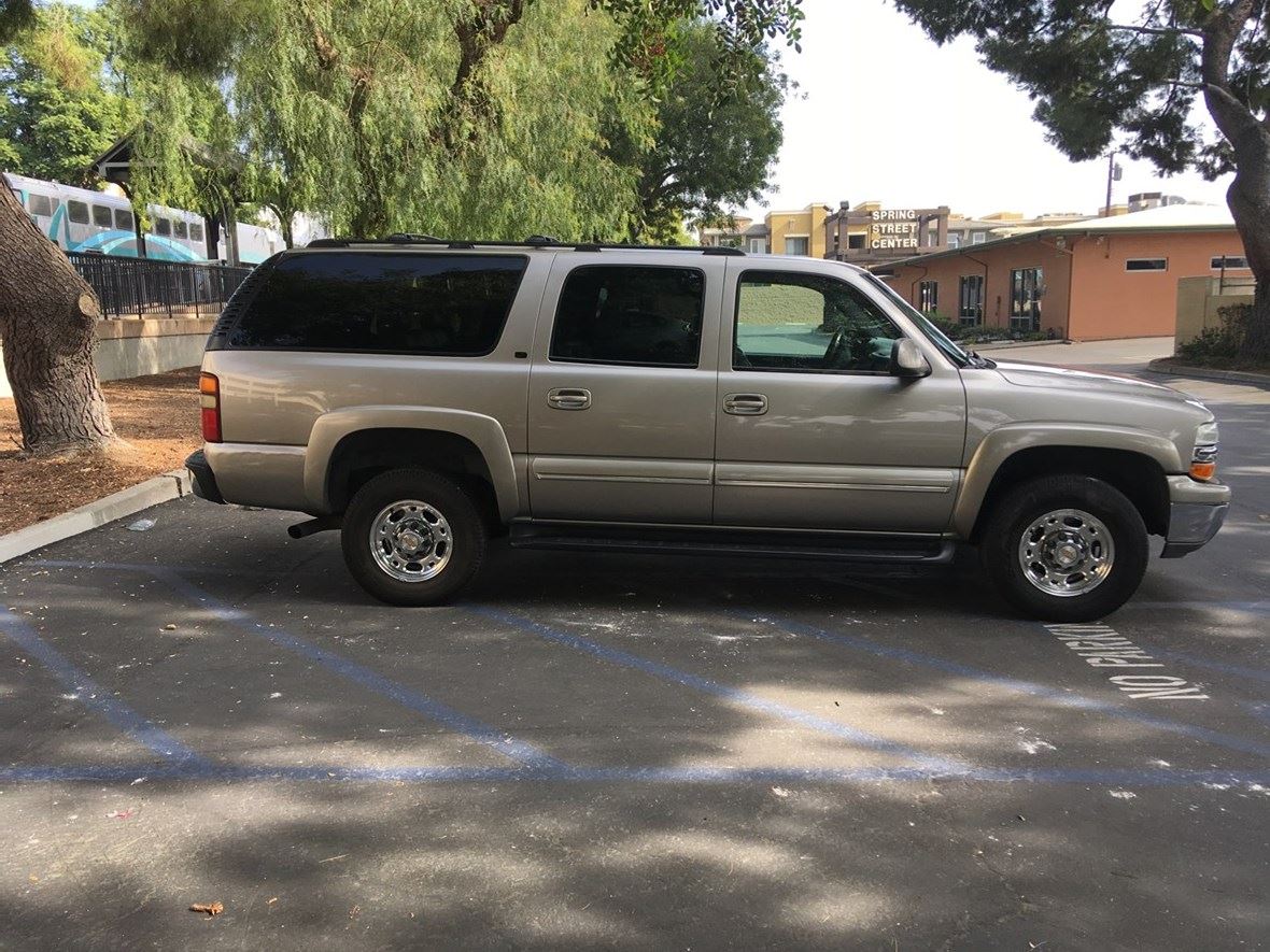 2001 Chevrolet Suburban for sale by owner in Claremont
