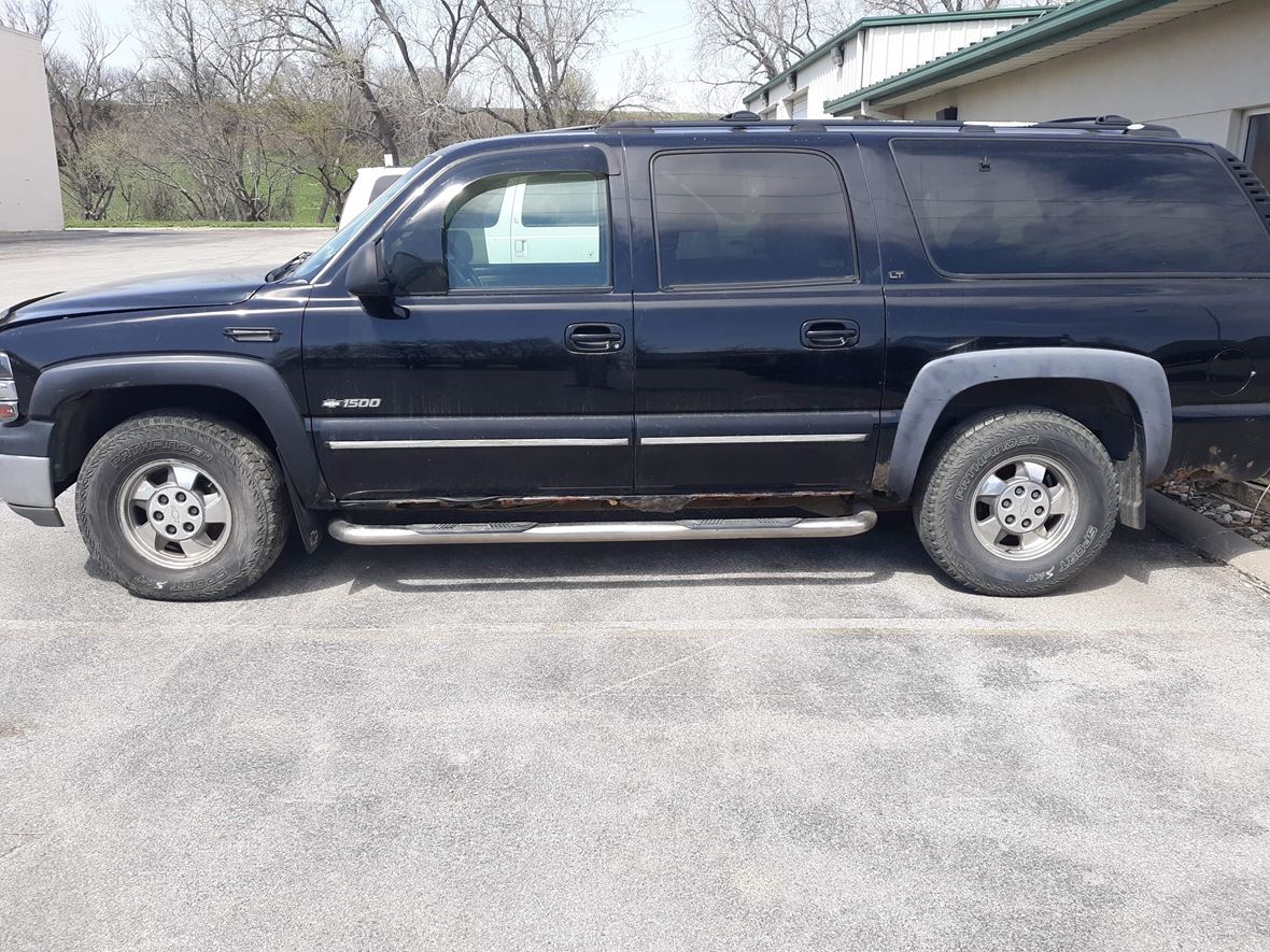 2002 Chevrolet Suburban for sale by owner in Bennington