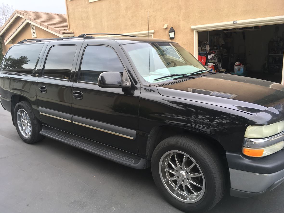 2003 Chevrolet Suburban for sale by owner in Corona