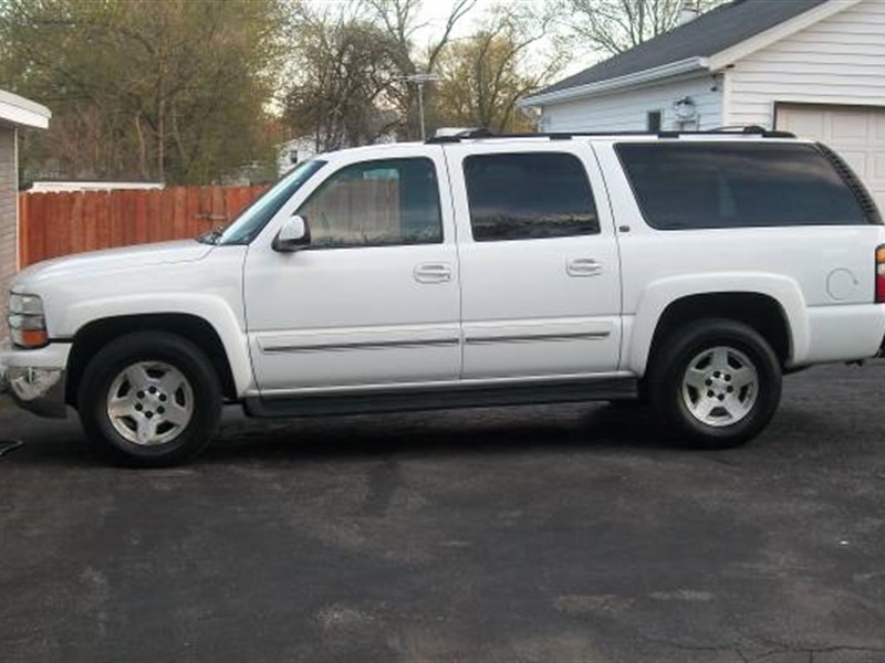 2004 Chevrolet Suburban for sale by owner in HOBART