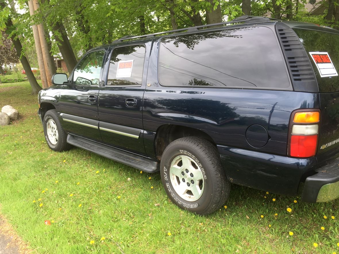 2005 Chevrolet Suburban for sale by owner in Rochester