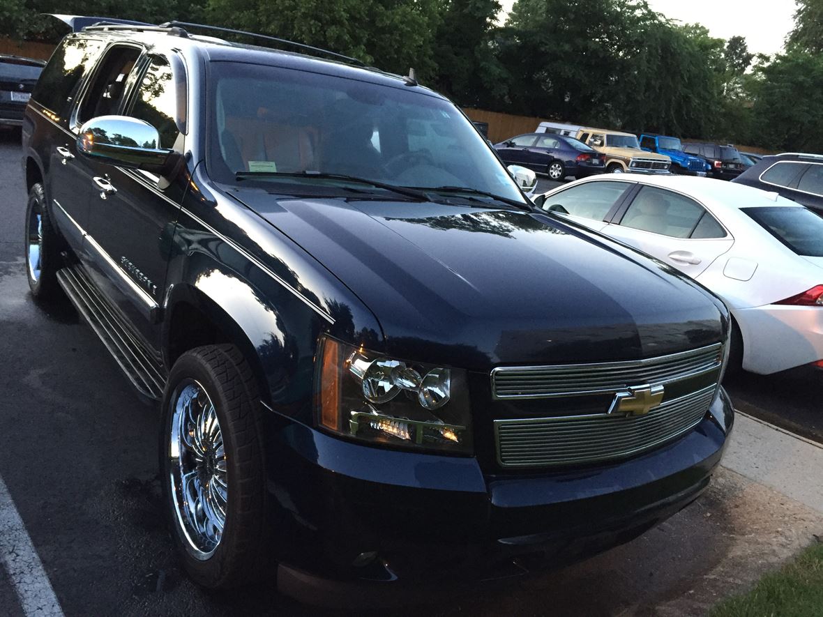 2007 Chevrolet Suburban for sale by owner in Arlington