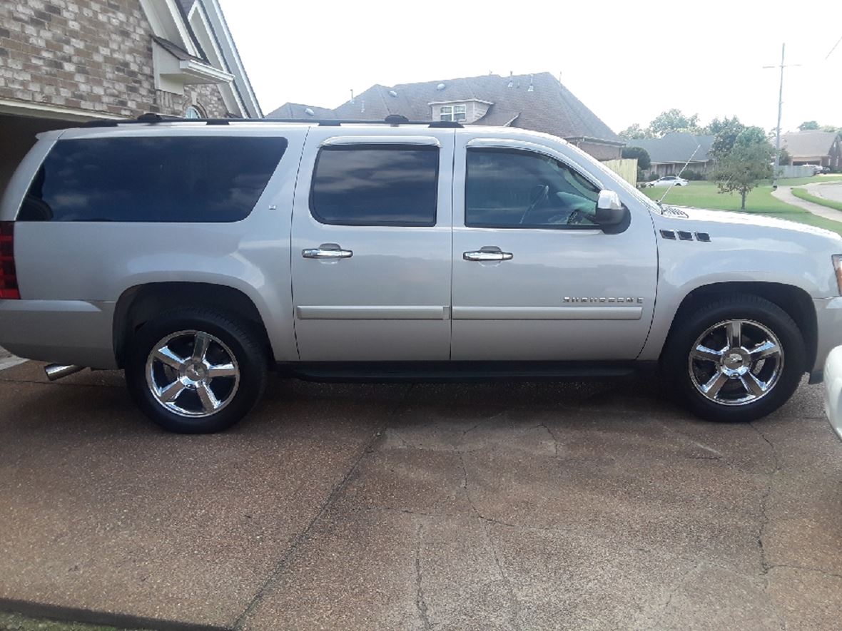 2007 Chevrolet Suburban for sale by owner in Southaven