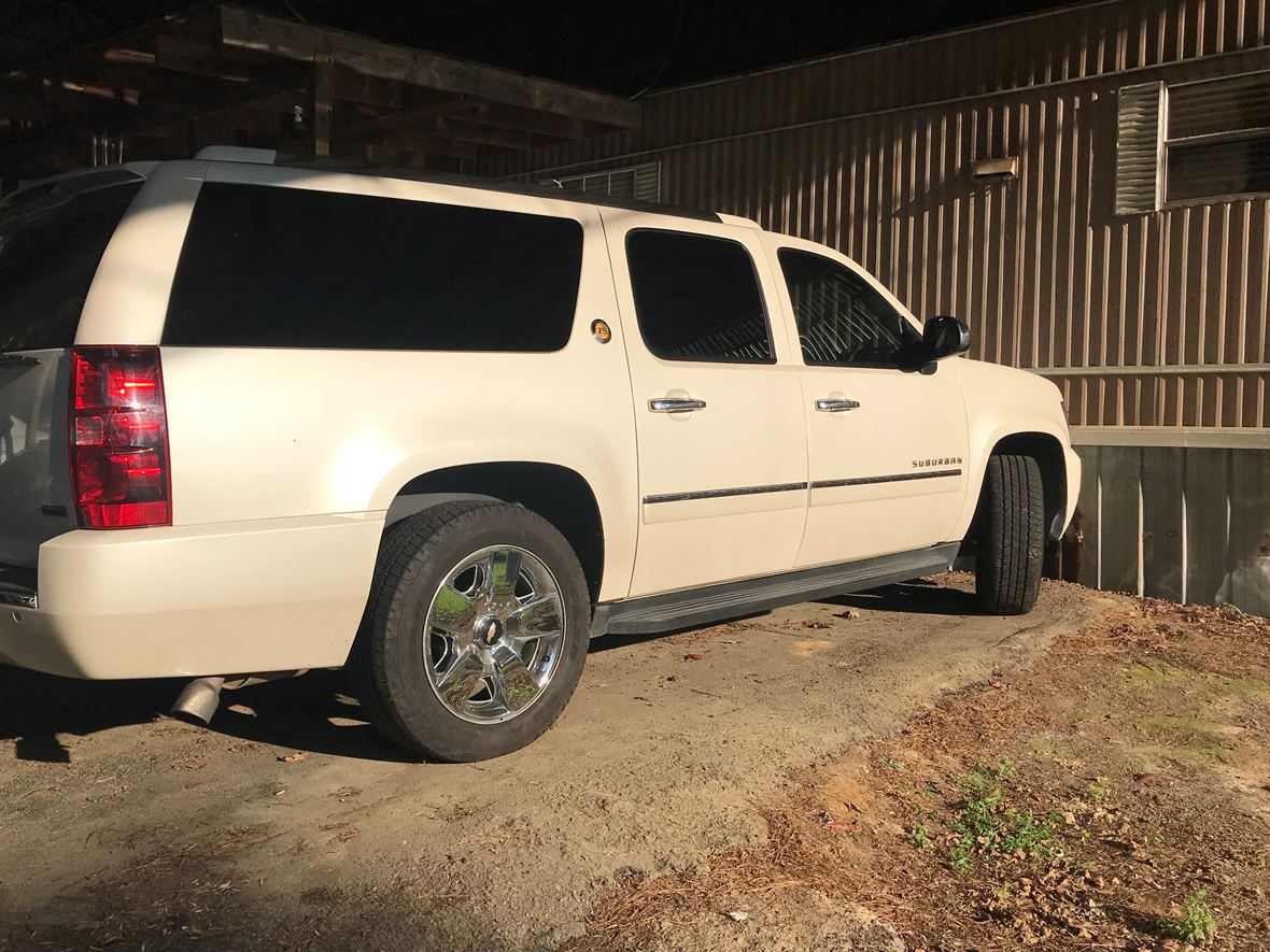 2010 Chevrolet Suburban for sale by owner in Morton