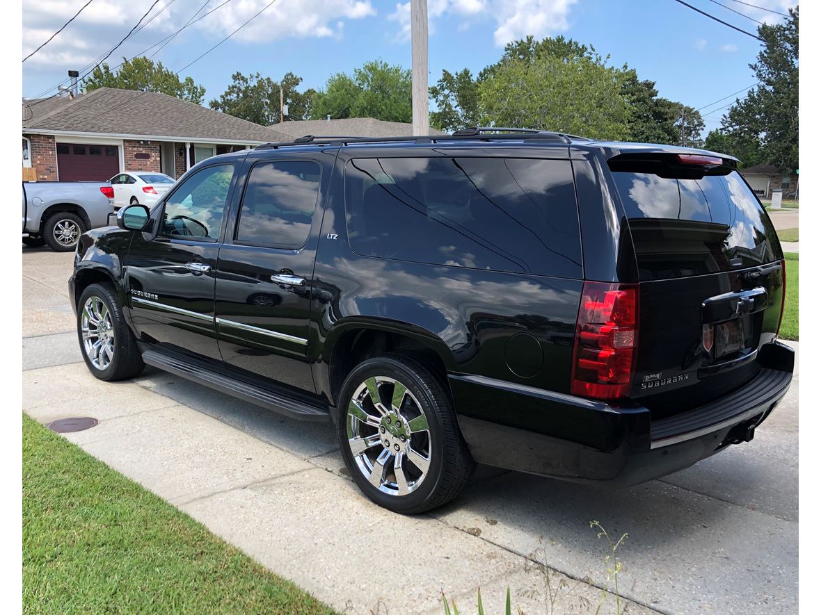 2011 Chevrolet Suburban for sale by owner in Kenner